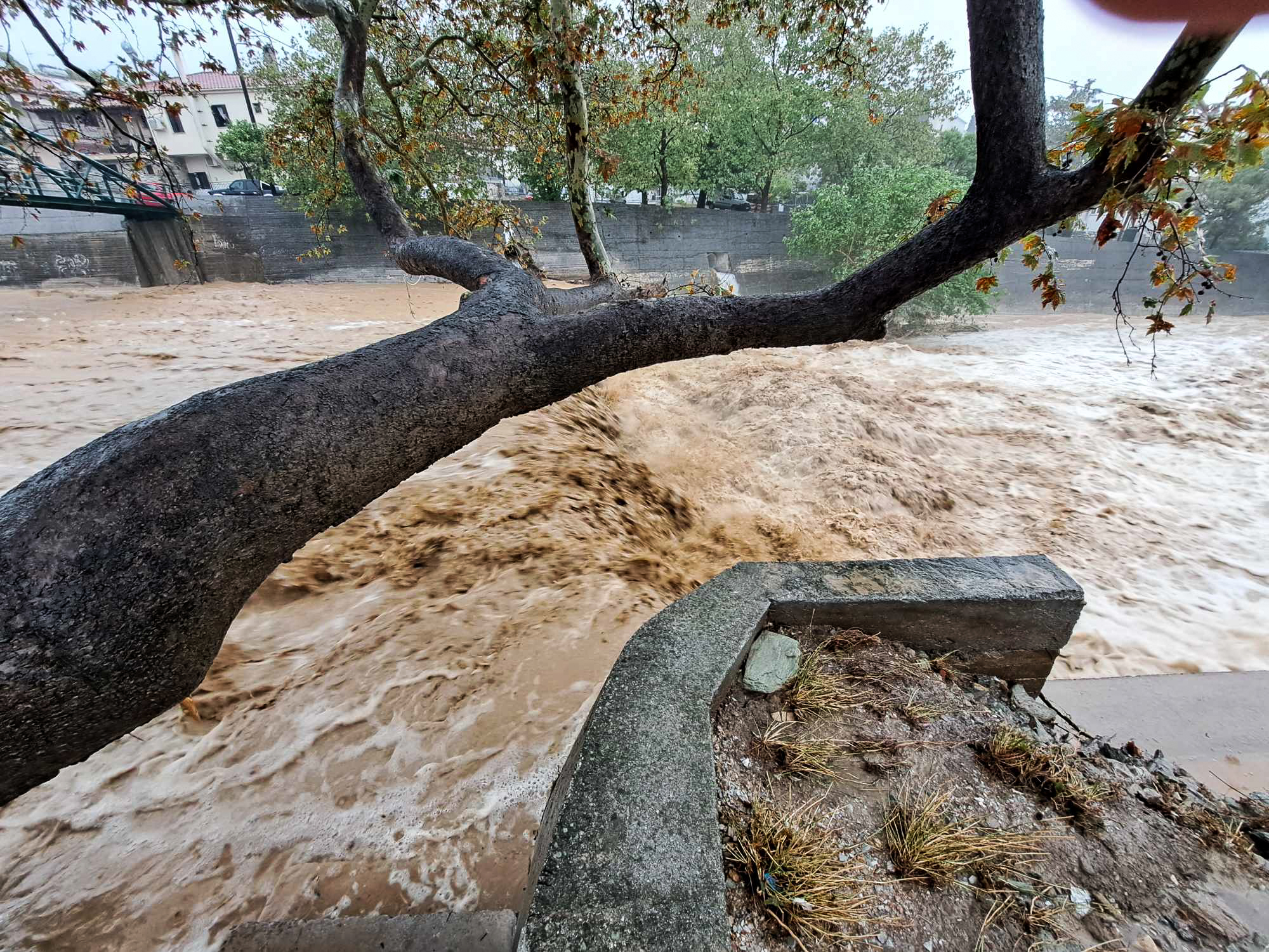 Πόσιμο το νερό στο Βόλο μετά από 16 μέρες με εξαίρεση πέντε περιοχές – Εν αναμονή αποφάσεων για τα σχολεία στη Λάρισα