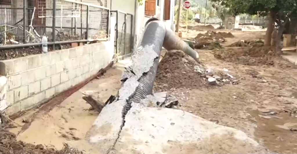 Θεσσαλία: Εντατικές οι προσπάθειες για την αποκατάσταση των ζημιών – Προβλήματα σε υποδομές και κτίρια (βίντεο)