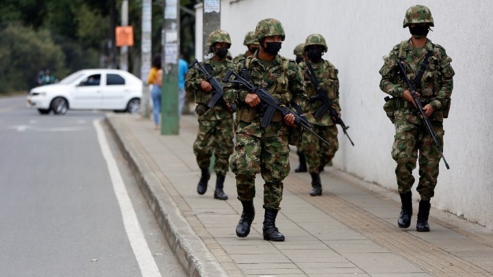 Κολομβία: Σε διαθεσιμότητα τέθηκαν δέκα στρατιωτικοί που απείλησαν αμάχους