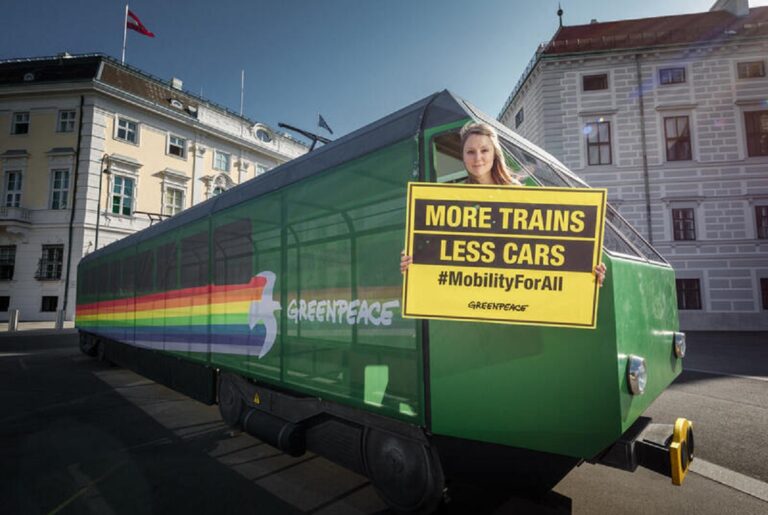 Greenpeace: Η Ελλάδα επένδυσε υπερτριπλάσια σε δρόμους από ό,τι σε σιδηροδρόμους από το 1995