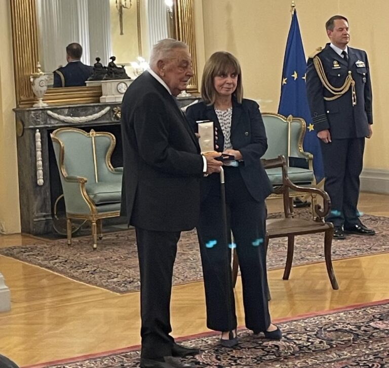 Κέρκυρα: Τιμήθηκε από την Πρόεδρο της Δημοκρατίας ο επιχειρηματίας Χρ. Φωκάς
