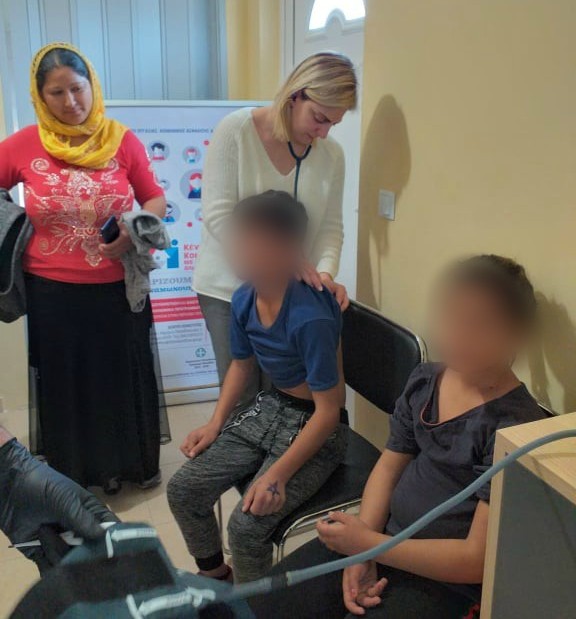 Ξεκίνησαν οι εμβολιασμοί παιδιών Ρομά σε Καρδίτσα και Σοφάδες