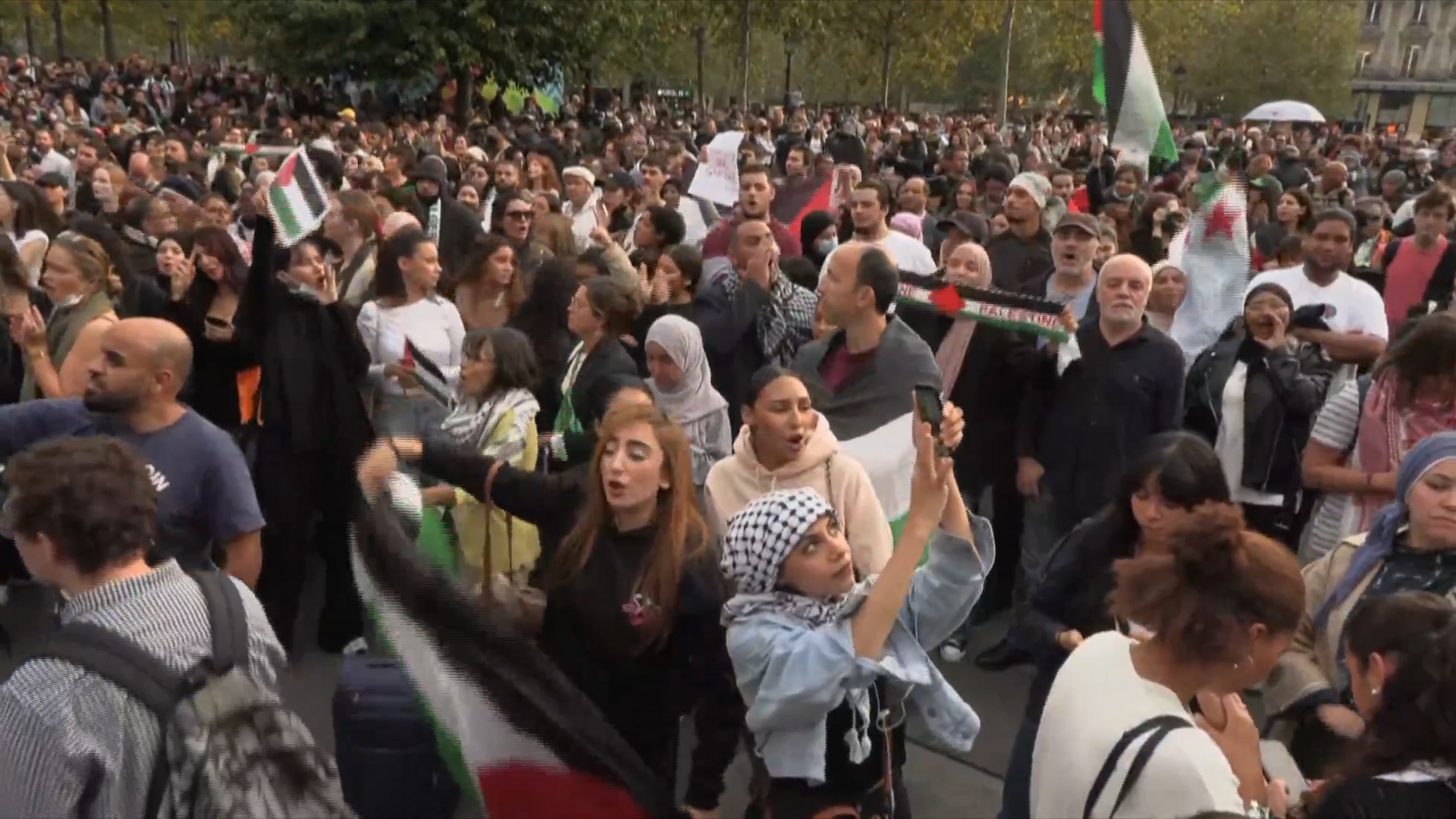 Ένθετο Κόσμος: Διαδηλώσεις συμπαράστασης υπέρ του Ισραήλ και υπέρ των Παλαιστινίων σε πρωτεύουσες του κόσμου
