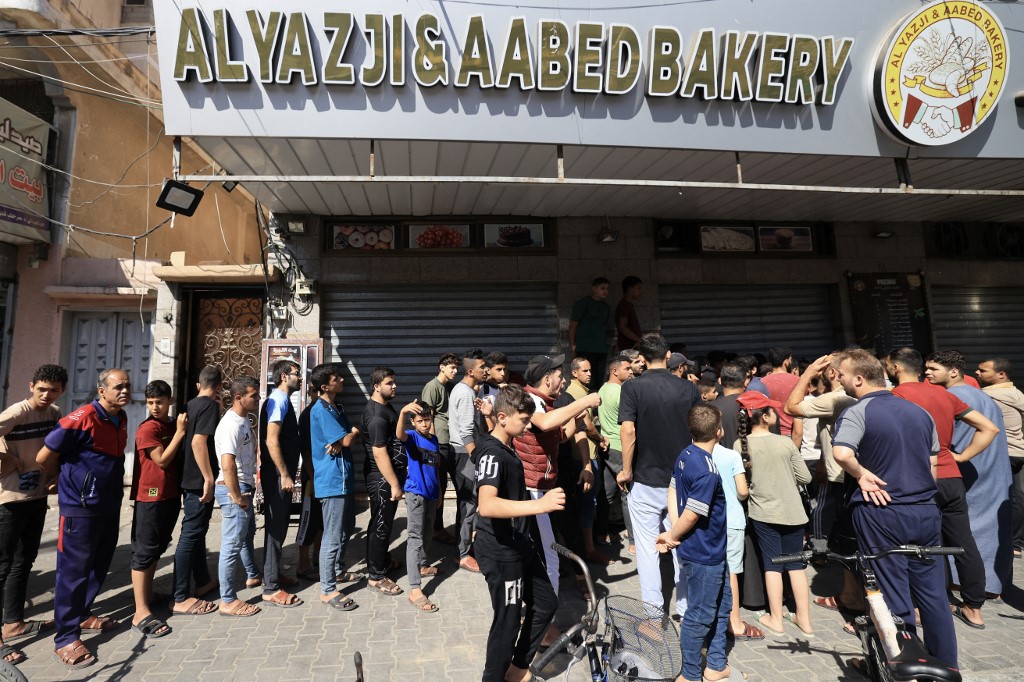 Χαν Γιουνίς: Διπλασιάστηκε ο πληθυσμός σε μια νύχτα – Χωρίς ανθρωπιστική βοήθεια η Γάζα «στραγγαλίζεται», σύμφωνα με τον ΟΗΕ