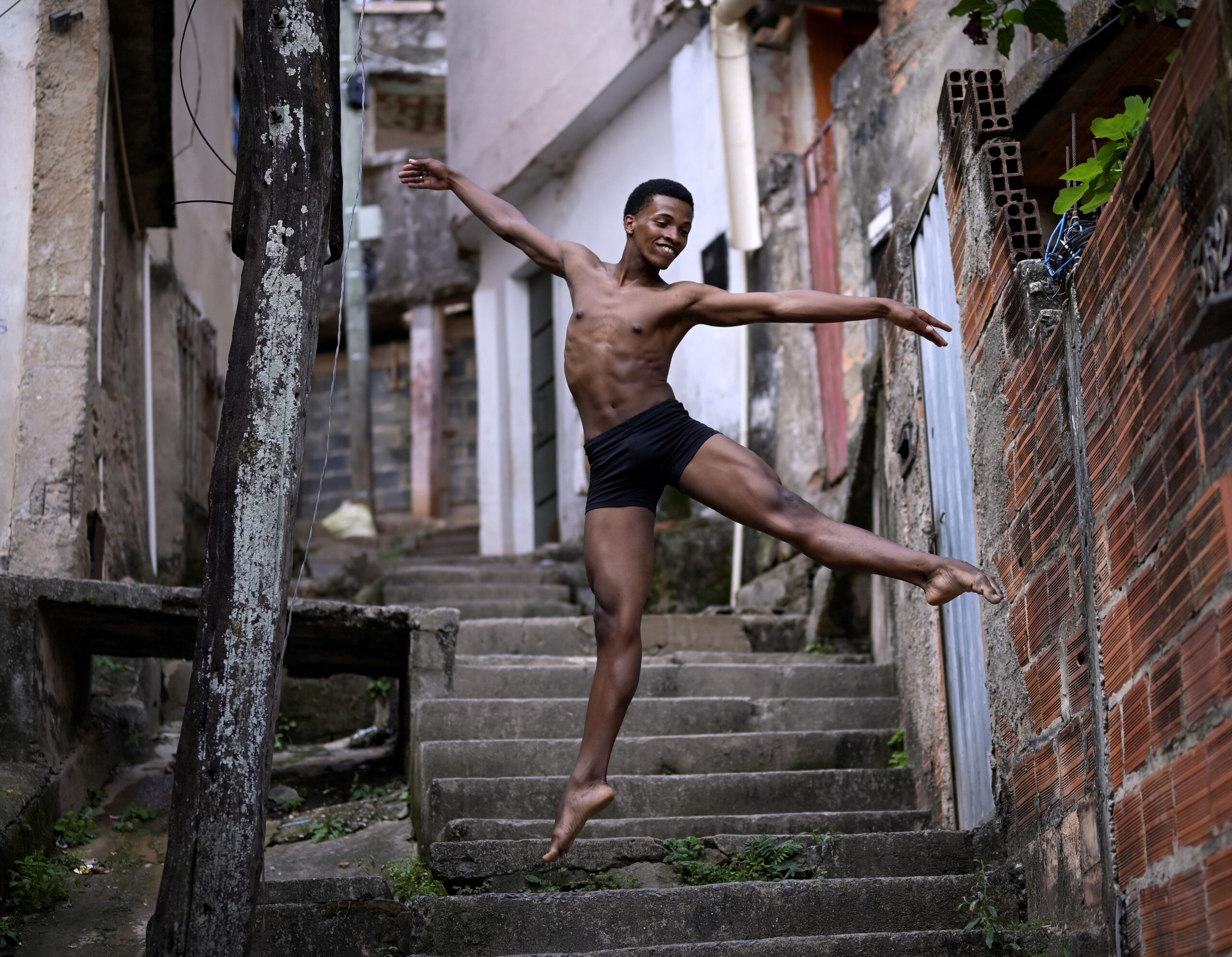 Ο χορευτής μπαλέτου της φαβέλας πραγματοποιεί το αμερικανικό του όνειρο