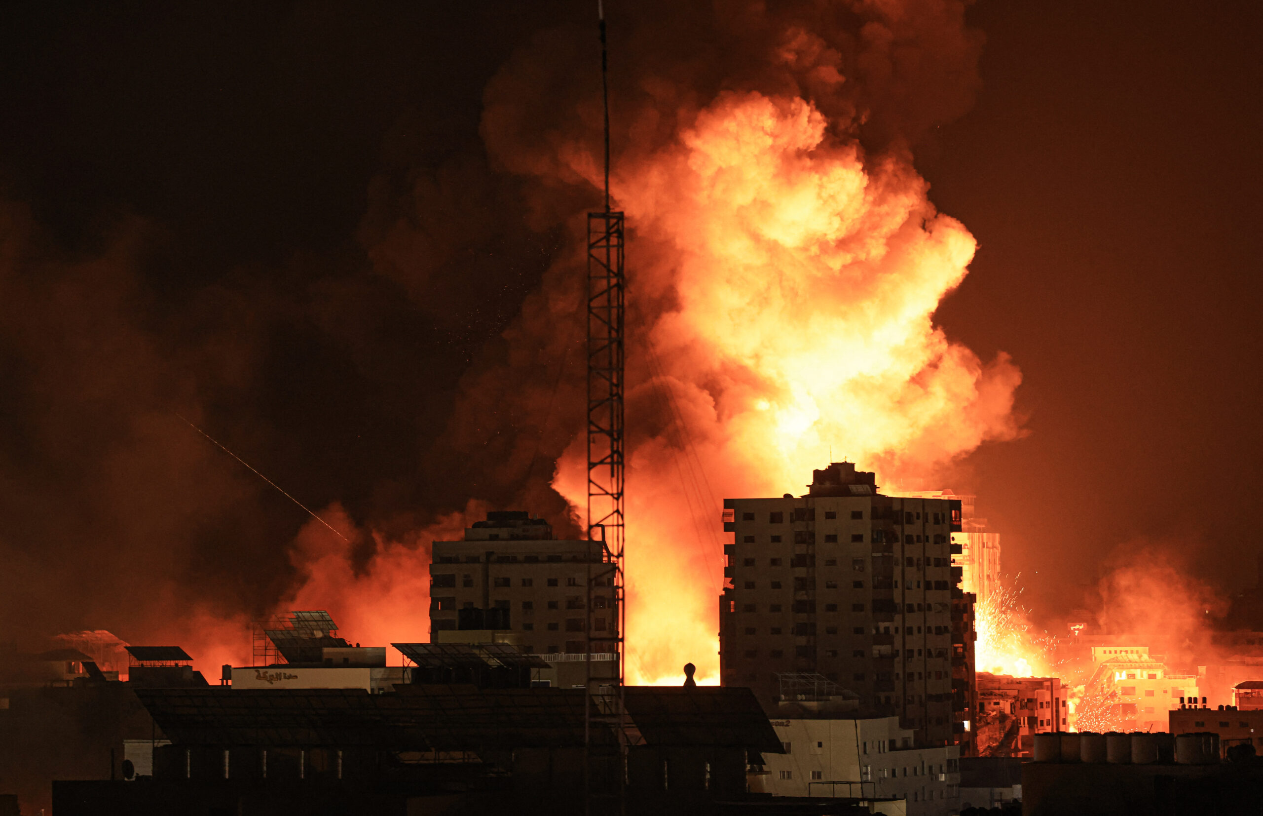 Κόλαση πυρός στη Μέση Ανατολή: Νέο μπαράζ πυραυλικών επιθέσεων από Χαμάς – Αποκλεισμός Γάζας από το Ισραήλ — Η ΕΡΤ επί τόπου