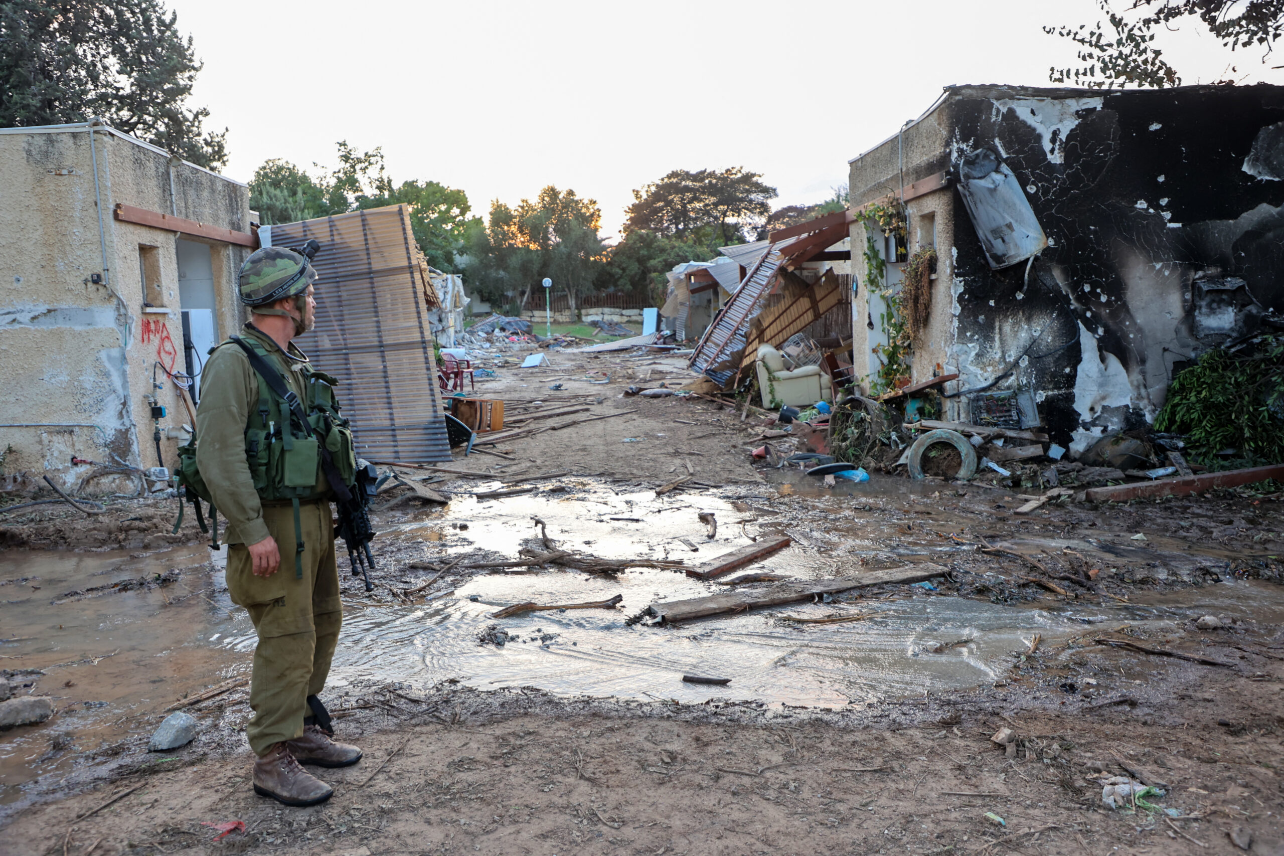 Ανάφλεξη στη Μ. Ανατολή: Η εμπλοκή σιιτικών οργανώσεων στον πόλεμο Ισραήλ – Χαμάς απειλεί  την ειρήνη — Τι είπε στην ΕΡΤ ο Κ. Υφαντής