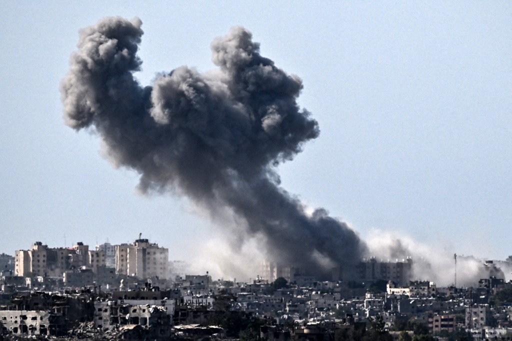 Η ΕΡΤ στην εμπόλεμη ζώνη – Εφιαλτική νύχτα για τη Γάζα ενώ «θολώνει» το θέμα της χερσαίας επέμβασης