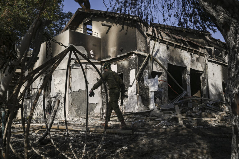 Η ΕΡΤ στην εμπόλεμη ζώνη: Σε απόγνωση οι Ισραηλινοί που εγκατέλειψαν τα σπίτια τους