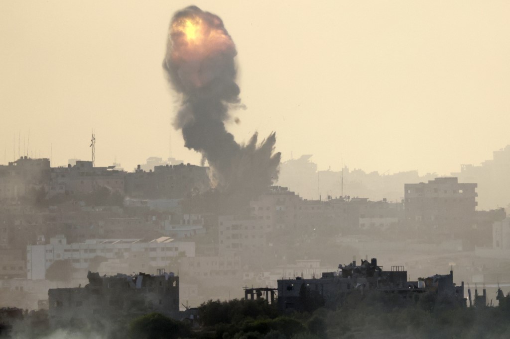 Η ΕΡΤ στην εμπόλεμη ζώνη: Προς την παράκτια ζώνη της Γάζας η ισραηλινή προέλαση – Και επικοινωνιακός πόλεμος για τους ομήρους