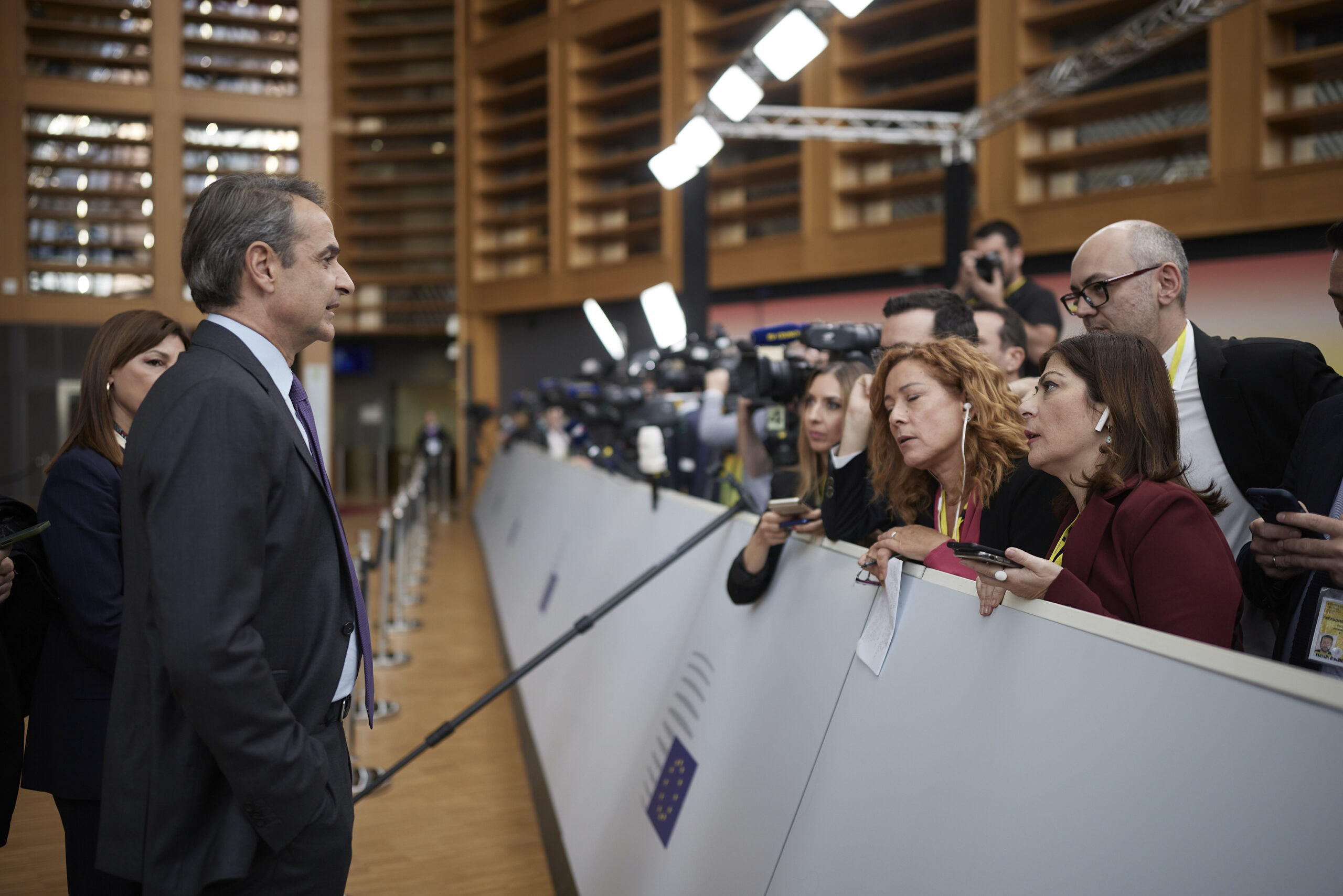 Κ. Μητσοτάκης: Η οικονομία σε πρώτο πλάνο – Πρόσθετα μέτρα στήριξης για τα ευάλωτα νοικοκυριά