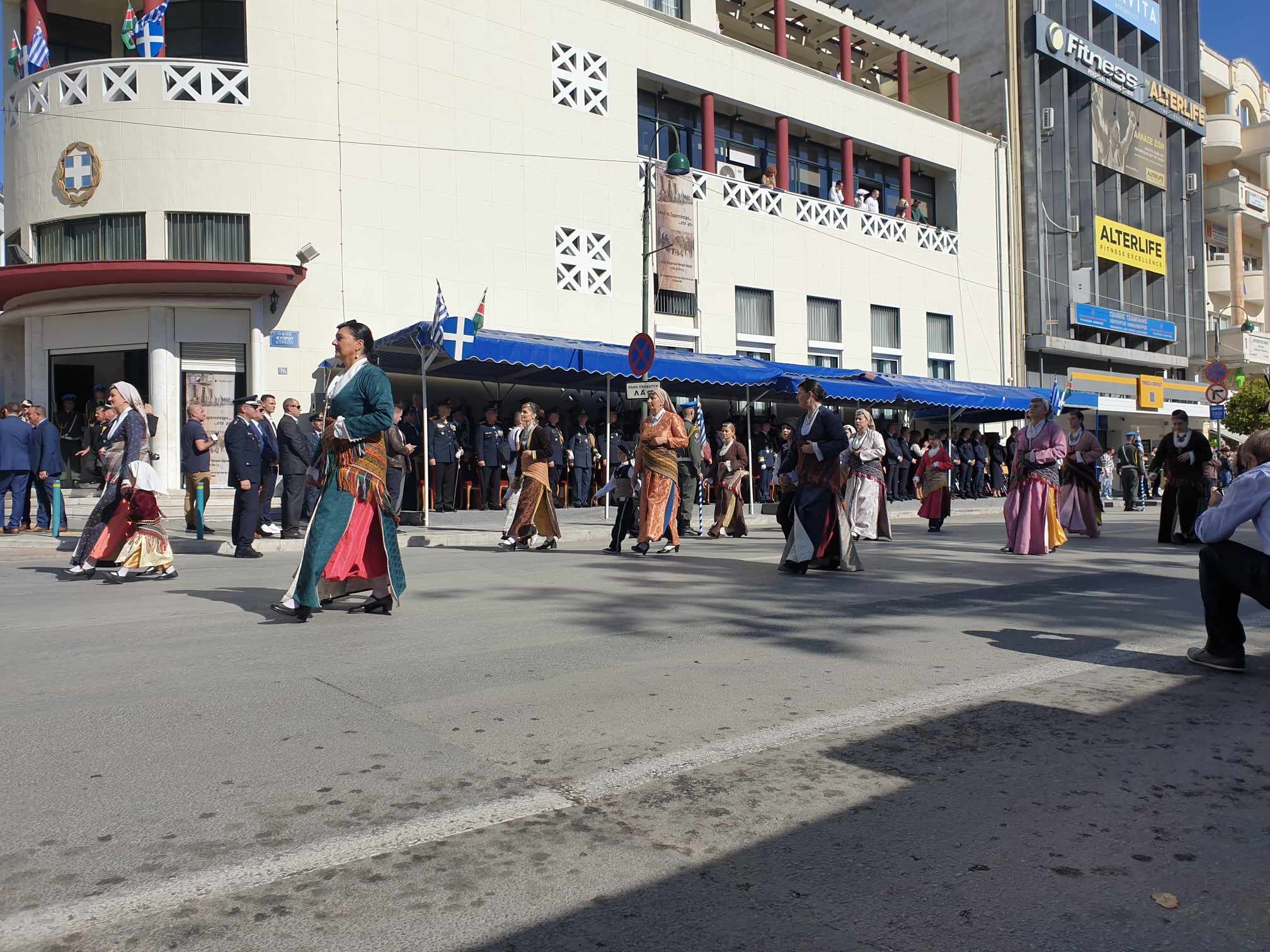 Σε κλίμα συγκίνησης γιορτάστηκε η επέτειος του “ΟΧΙ” στη Λάρισα