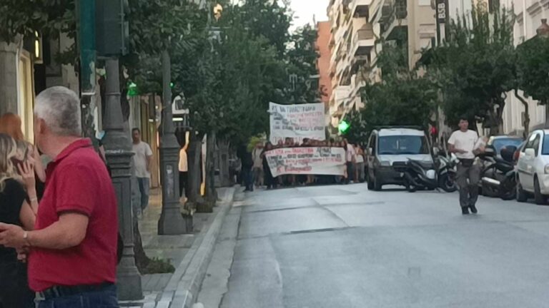 Πάτρα: Σε εξέλιξη η πορεία συμπαράστασης στον λαό της Παλαιστίνης