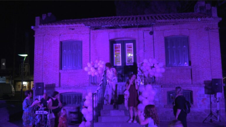 Λέσβος: Στα ροζ φωτίστηκε το πάρκο Βασιλιεάδη στην Καλλονή- Μήνας πρόληψης για τον Καρκίνο του Μαστού (βίντεο)