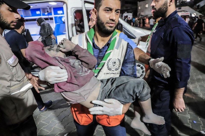 Ένα παιδί σκοτώθηκε και δεκάδες τραυματίστηκαν ως αποτέλεσμα της ισραηλινής βομβιστικής επίθεσης στην Ελληνική Ορθόδοξη Εκκλησία στη Γάζα