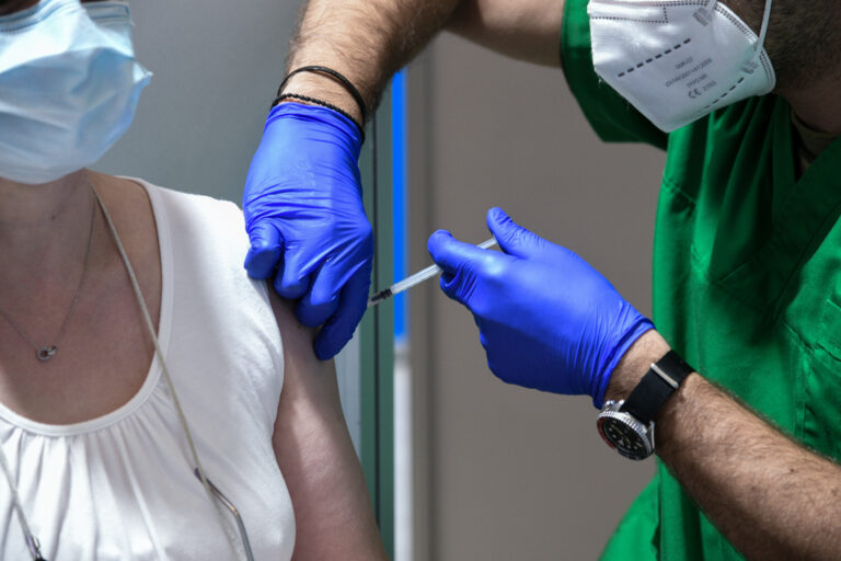 Μ. Παγώνη για κορονοϊό: Το νέο εμβόλιο «πιάνει» όλες τις υποπαραλλαγές – Δεν προστατεύονται όσοι νόσησαν πέρυσι