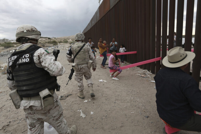 ΗΠΑ: Η κυβέρνηση θα επεκτείνει το τείχος στα σύνορα με το Μεξικό – Ο Τραμπ καλεί τον πρόεδρο Μπάιντεν να του ζητήσει συγγνώμη
