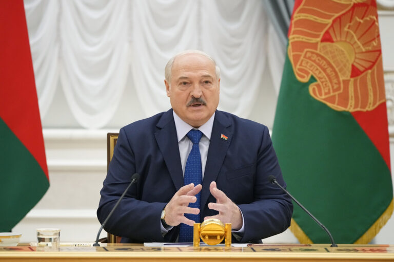 Λευκορωσία: Μόνο με διαπραγματεύσεις μπορεί να βρεθεί λύση στο αδιέξοδο Ρωσίας-Ουκρανίας
