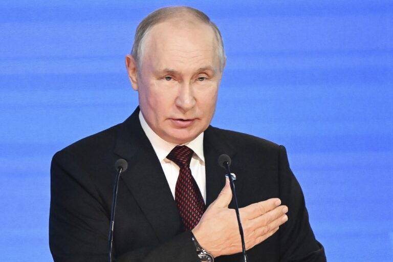 Το Πεκίνο συγχαίρει τον Βλαντίμιρ Πούτιν για τη νίκη του στις προεδρικές εκλογές