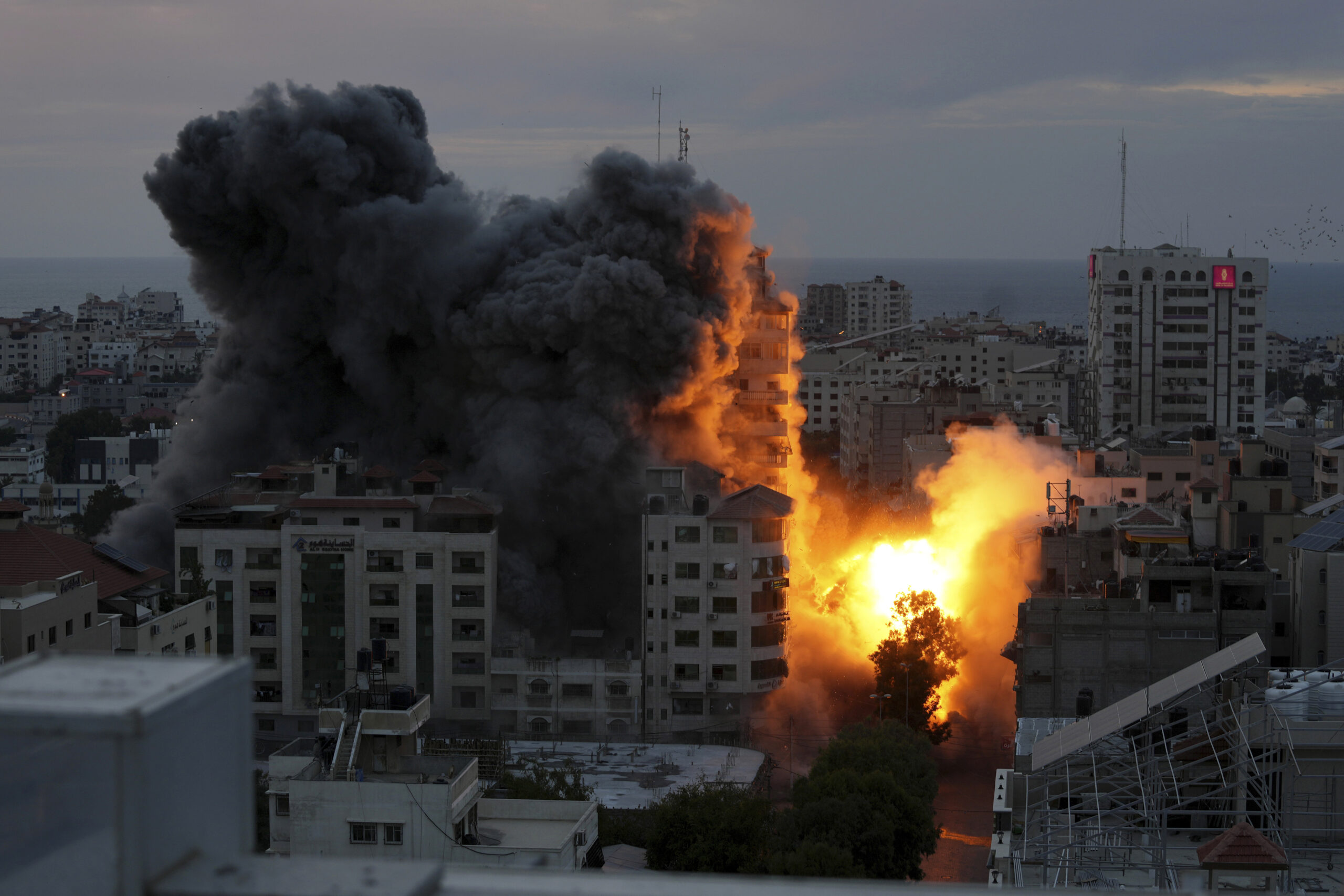 Λωρίδα της Γάζας: Στους 4.385 αυξήθηκαν οι νεκροί και στους 13.651 οι τραυματίες