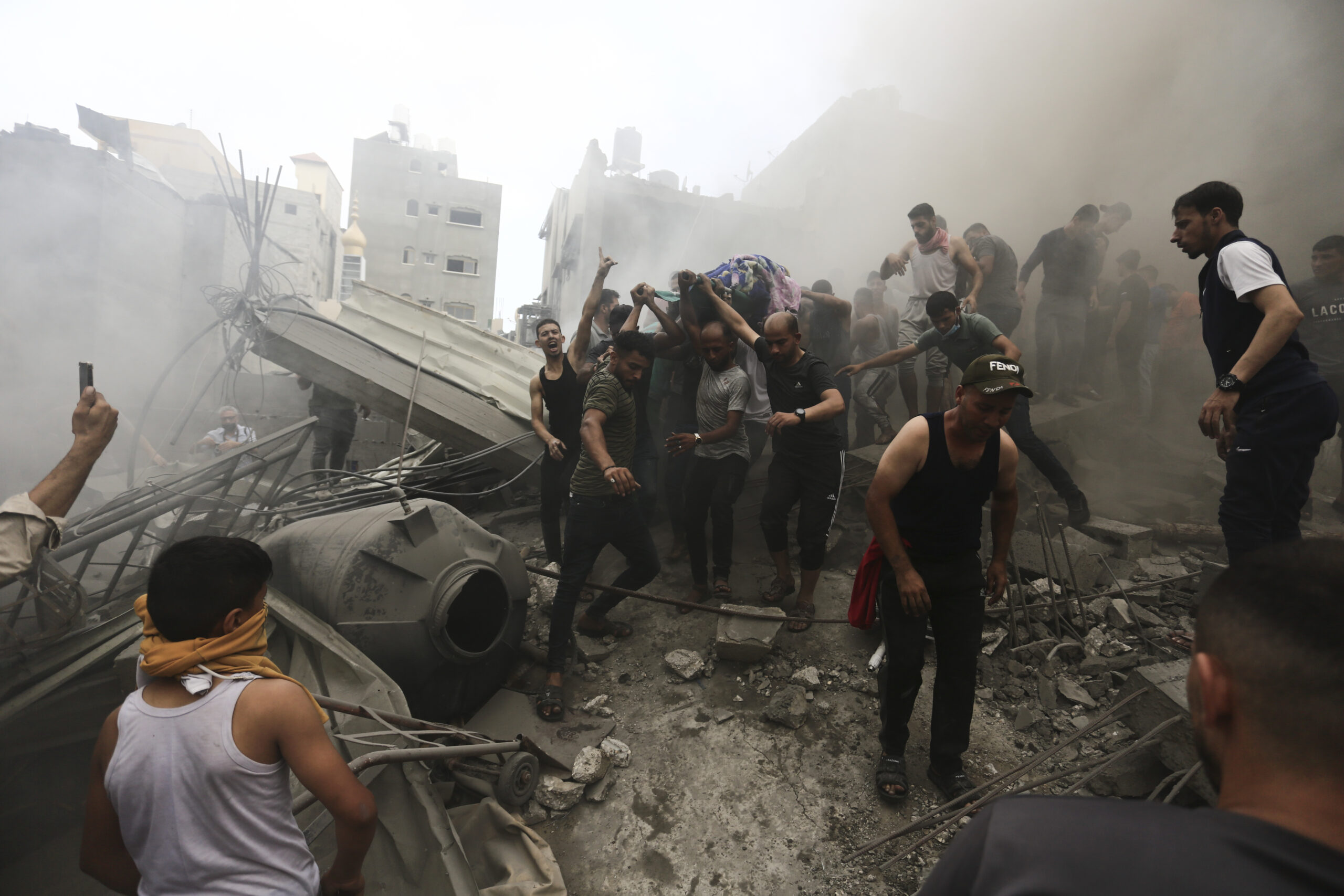 Εικόνες φρίκης στη Γάζα: Αεροσκάφη του Ισραήλ βομβαρδίζουν και ισοπεδώνουν κτήρια – Δείτε βίντεο της Πολεμικής Αεροπορίας