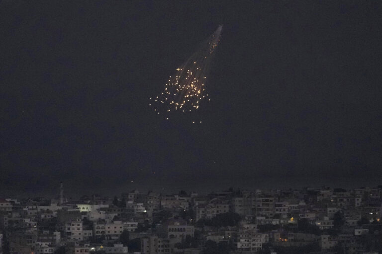 Iσραηλινές δυνάμεις βομβάρδισαν θέσεις στον νότιο Λίβανο σε απάντηση για την εκτόξευση ρουκετών