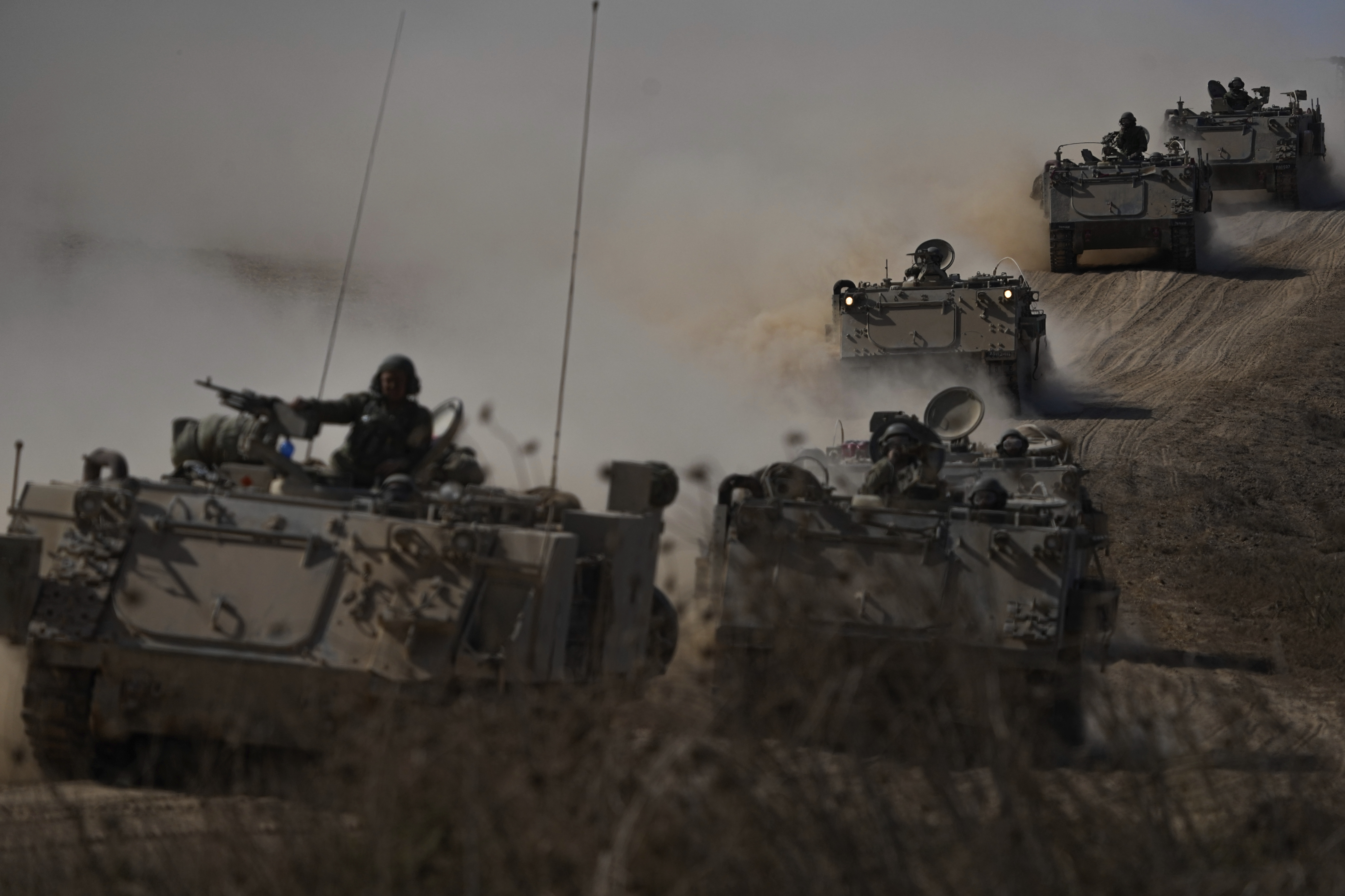 Η ΕΡΤ πίσω από το βαρύ πυροβολικό του Ισραήλ – Βομβαρδίζουν κάθε ένα λεπτό εναντίον της Γάζας