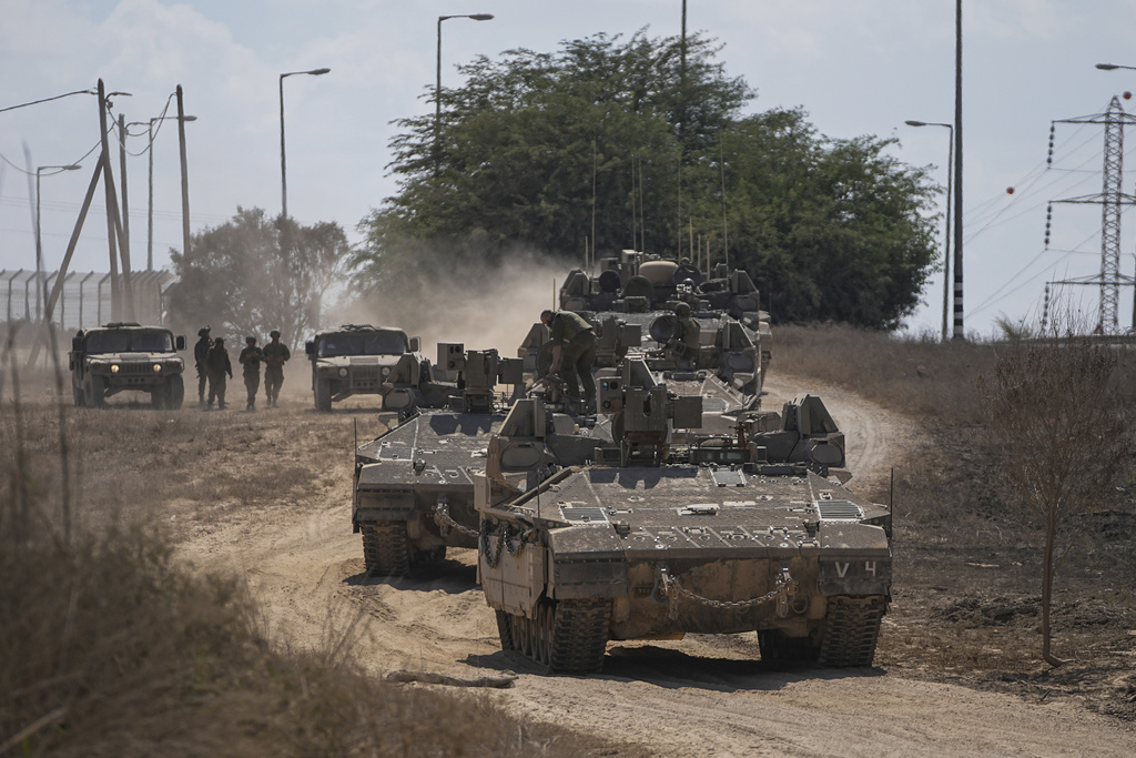 Μαίνονται οι συγκρούσεις μεταξύ Ισραήλ και Χαμάς – Διπλωματικός μαραθώνιος με φόντο τη χερσαία εισβολή