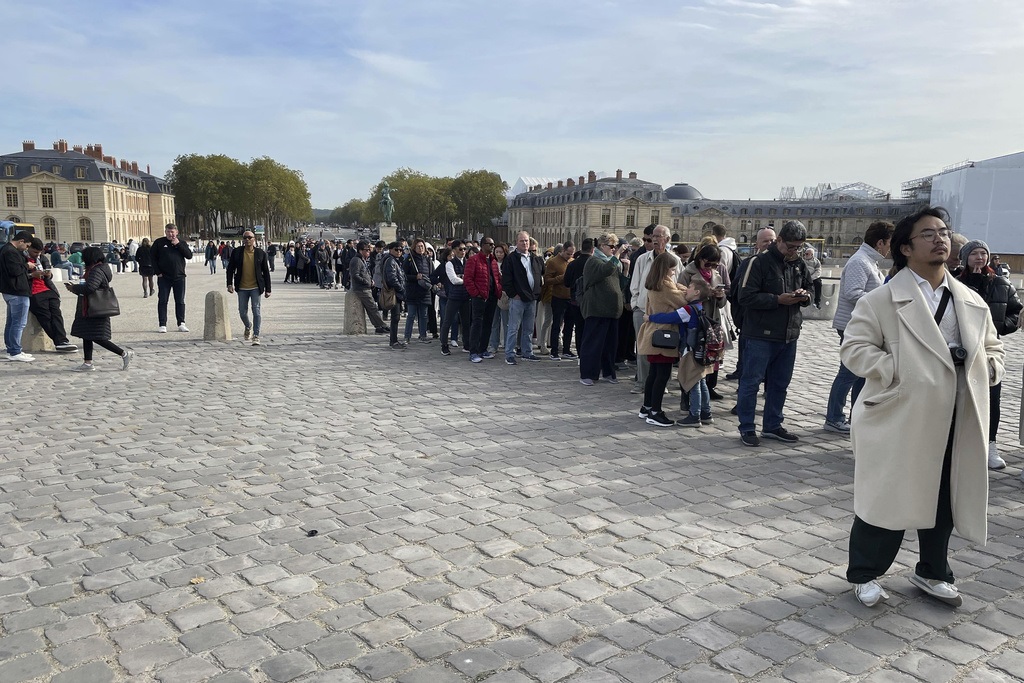 France Versailles Evacuated