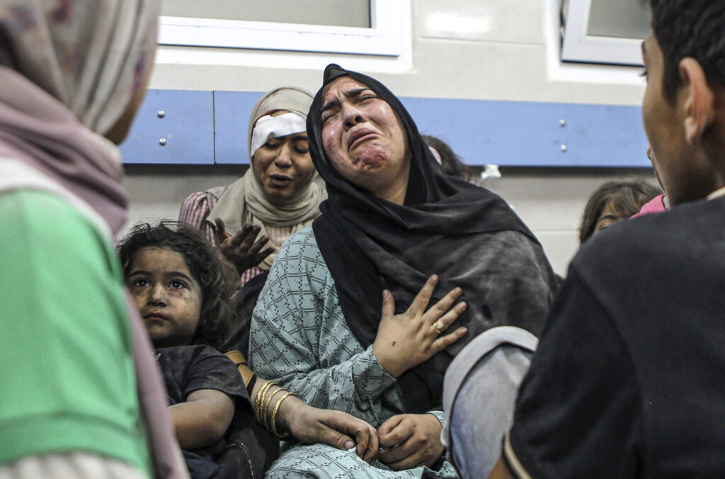 Παγκόσμιο σοκ για το χτύπημα σε νοσοκομείο στη Γάζα – Ραγδαίες οι εξελίξεις σε διπλωματικό επίπεδο