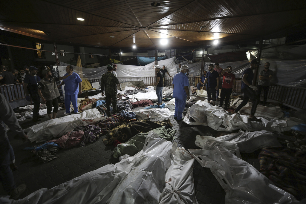 Παγκόσμιο σοκ για το χτύπημα σε νοσοκομείο στη Γάζα – Ραγδαίες οι εξελίξεις σε διπλωματικό επίπεδο