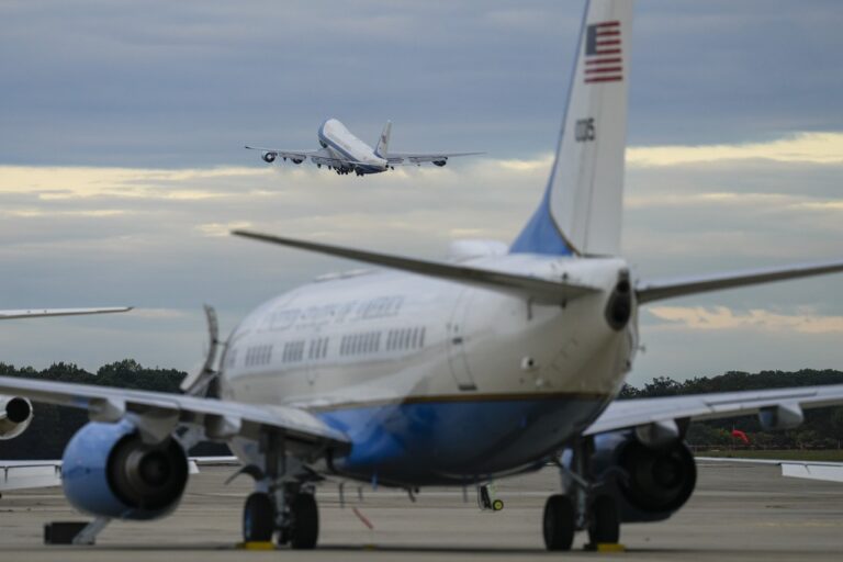 Air Force One: Ο «ιπτάμενος Λευκός Οίκος» – Τα συστήματα ασφαλείας και τα αεροπλάνα που το συνοδεύουν