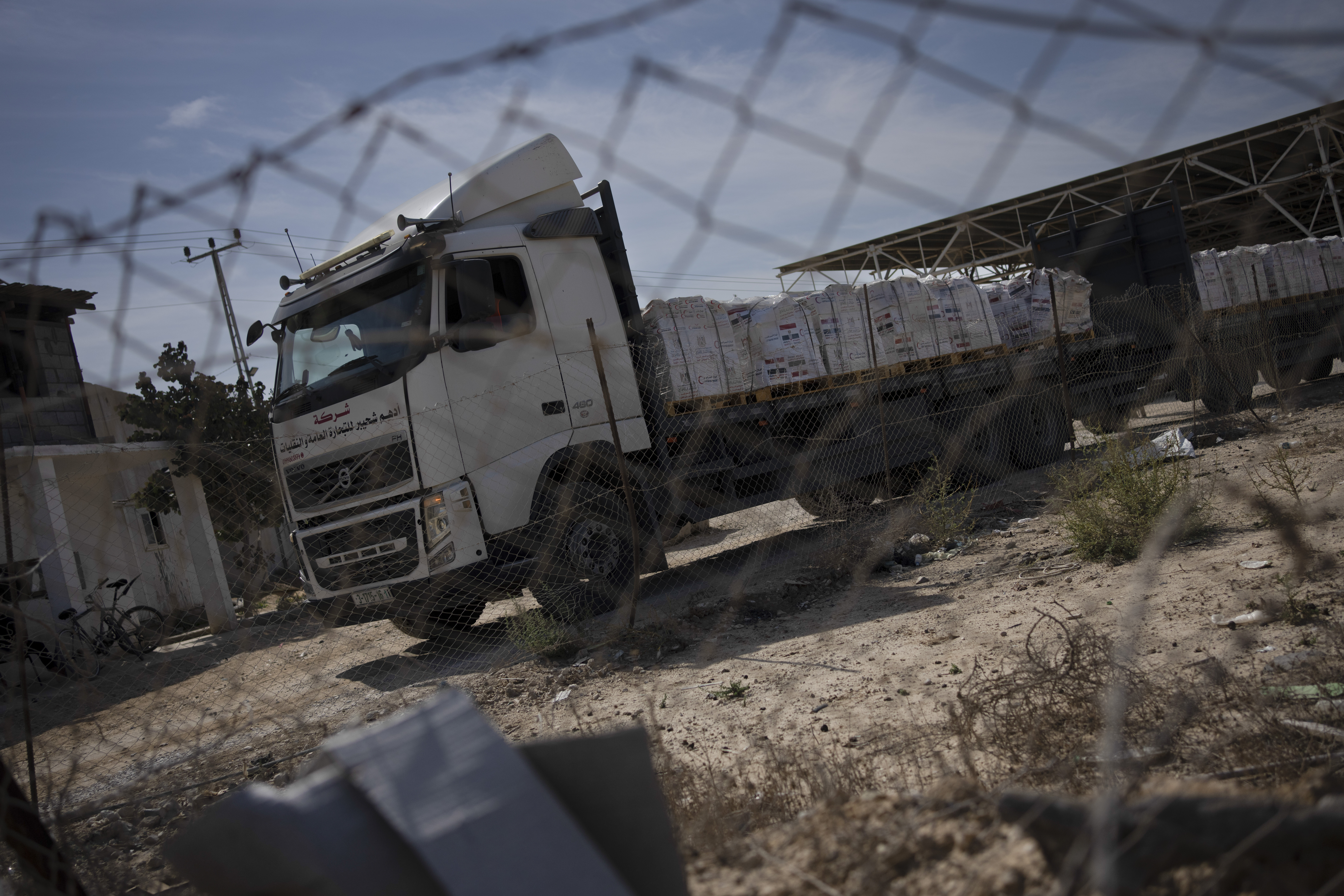 Παλαιστινιακή Ερυθρά Ημισέληνος: Οκτώ φορτηγά με ανθρωπιστική βοήθεια εισήλθαν στη Γάζα