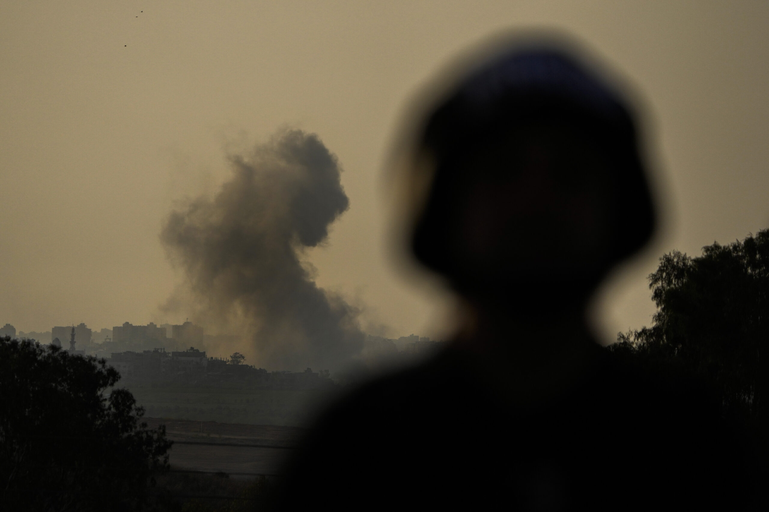 Αναφορές για πολλούς νεκρούς και τραυματίες από ισραηλινό πλήγμα στον καταυλισμό Αλ Σάτι στη Λωρίδα της Γάζας