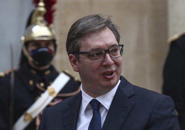 Σερβία: Δεν σκοπεύουμε να εισβάλουμε στο Κόσσοβο, θα αποσύρουμε τις δυνάμεις μας από την περιοχή, δήλωσε ο πρόεδρος  Α. Βούσιτς