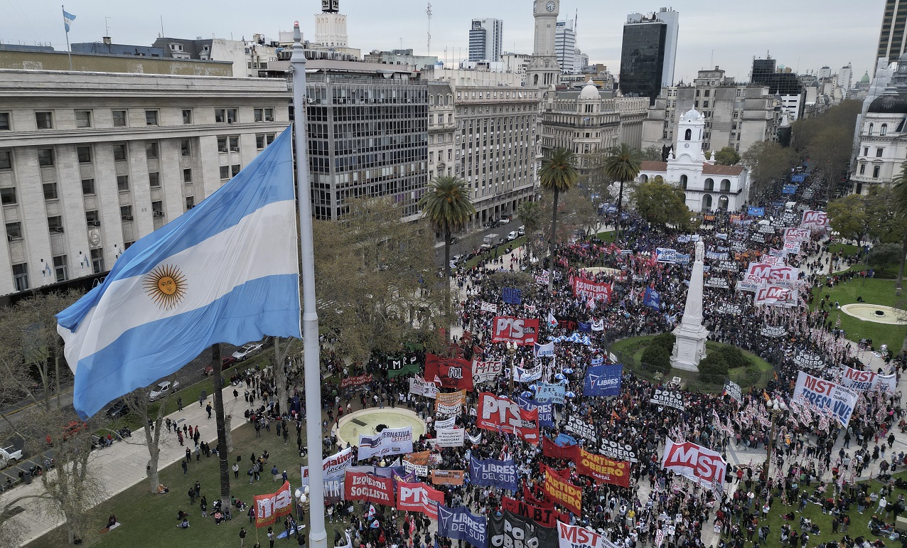 Argentina: L’economia è al centro del dibattito tra 5 candidati alle elezioni presidenziali