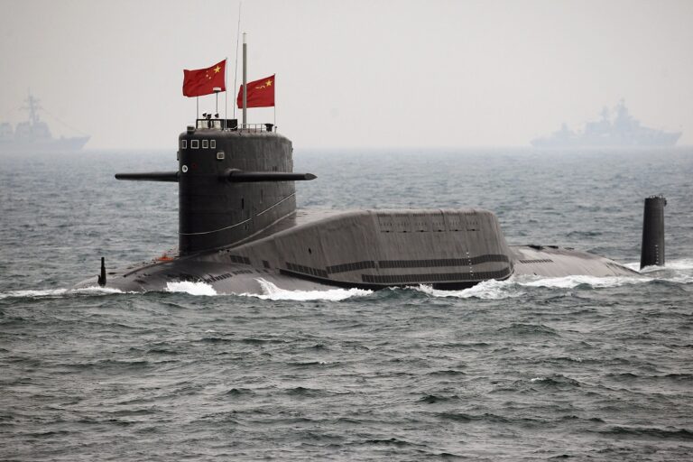 Πέπλο σιωπής για την τύχη των 55 μελών κινεζικού πυρηνικού υποβρυχίου – Η τραγωδία θυμίζει το ναυάγιο του ρωσικού Kursk