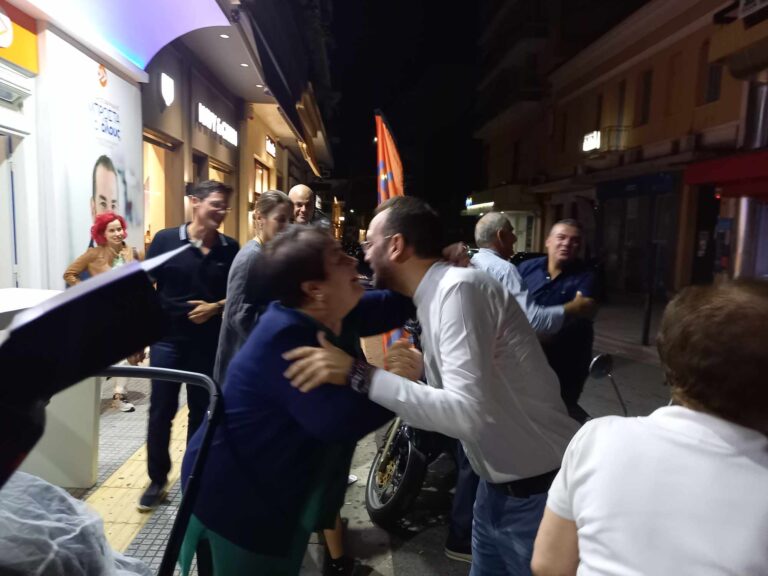 Υποδοχή Φαρμάκη με χειροκροτήματα στον Πύργο