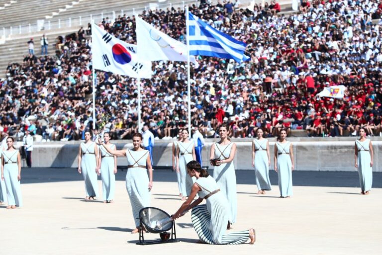 Άναψε στο Παναθηναϊκό Στάδιο η Φλόγα για τους Χειμερινούς Ολυμπιακούς Αγώνες Νέων «Gangwon 2024»