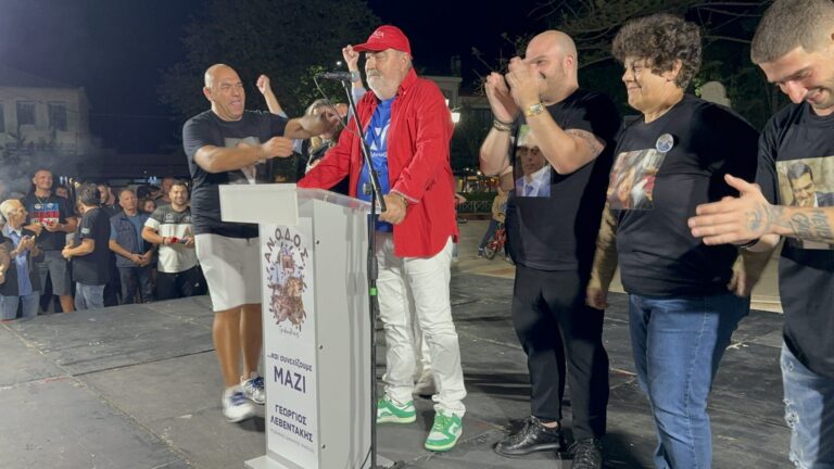 Δήμαρχος στην Τριφυλία ο Γ. Λεβεντάκης – Πανηγύρισε με καπέλο ΣΥΡΙΖΑ μπλούζα ΝΔ και παπούτσια ΠΑΣΟΚ