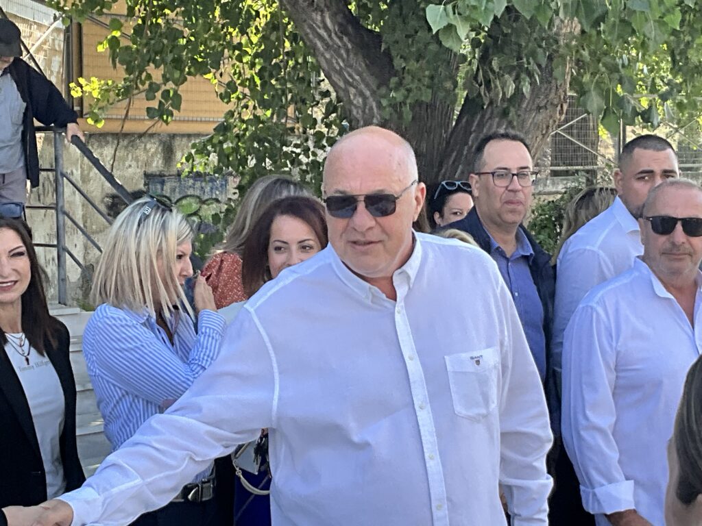 Στο 76ο εκλογικό τμήμα, άσκησε το εκλογικό του δικαίωμα ο Αχιλλέας Μπέος