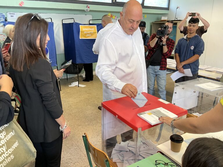 Στο 76ο εκλογικό τμήμα, άσκησε το εκλογικό του δικαίωμα ο Αχιλλέας Μπέος