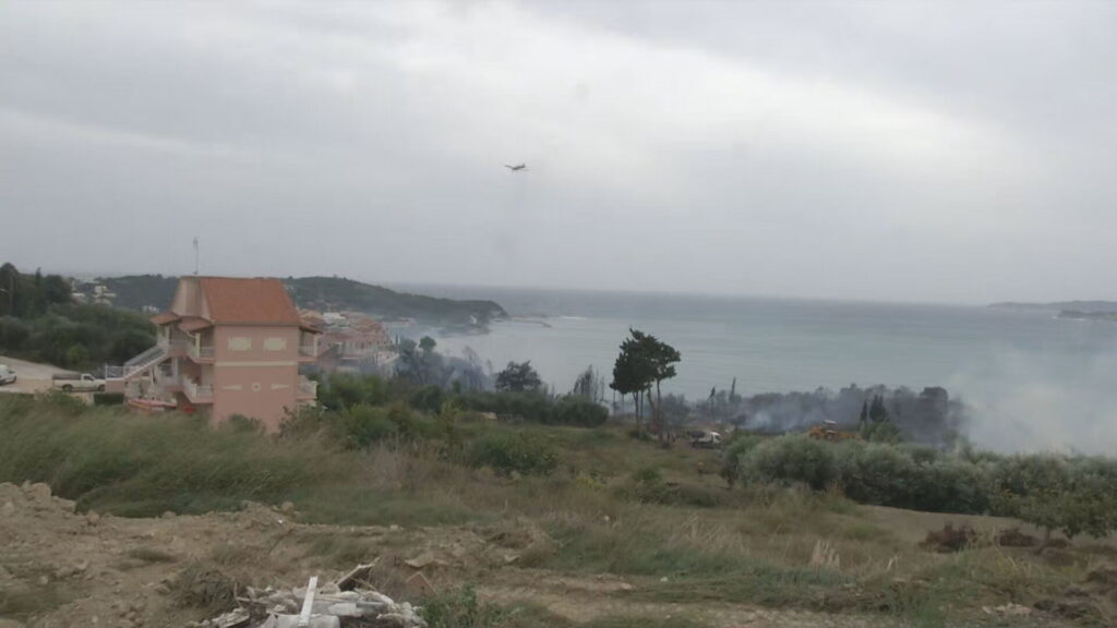 Κέρκυρα: Σε ύφεση η φωτιά στον Άγιο Στέφανο Αυλιωτών