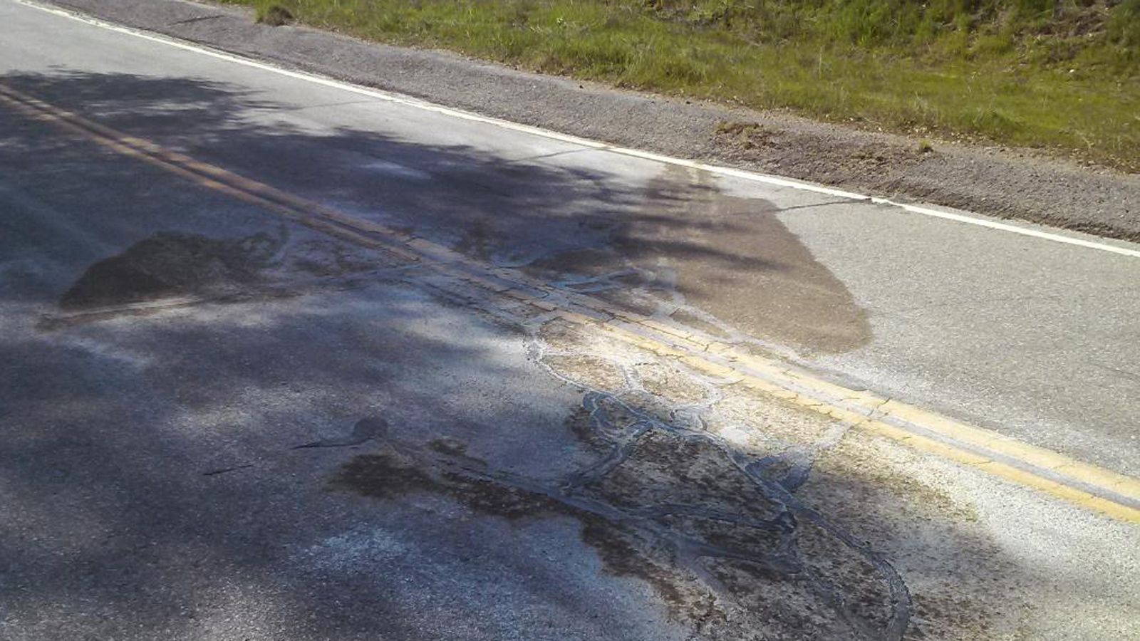 Φλώρινα – Καστοριά: Ολισθηρό οδικό δίκτυο λόγω πετρελαίου στο οδόστρωμα
