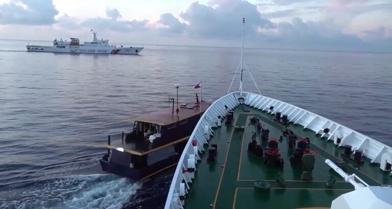 Κίνα: Με τη σειρά της διαμαρτύρεται  «επισήμως» στις Φιλιππίνες, για τις δύο συγκρούσεις πλοίων –  Ο Φ. Μάρκος  διατάσσει έρευνα