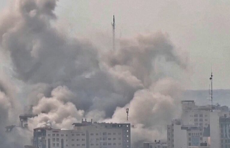 Ρουκέτες στο αεροδρόμιο Μπεν Γκουριόν, λέει ότι εκτόξευσε η Χαμάς