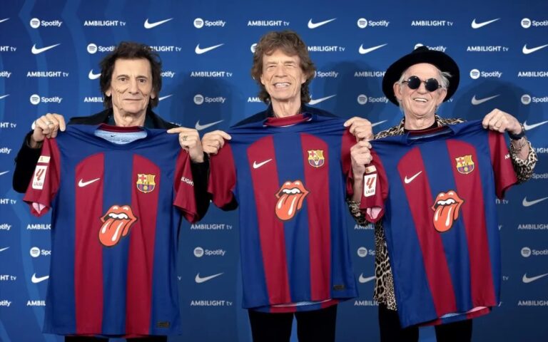 Η φανέλα των Rolling Stones”ξετρέλανε” τους οπαδούς της Μπαρτσελόνα
