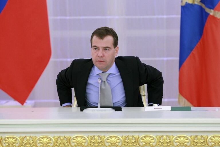 Ντ. Μετβέντεφ: Τα όπλα που παρέχονται στην Ουκρανία χρησιμοποιούνται στο Ισραήλ