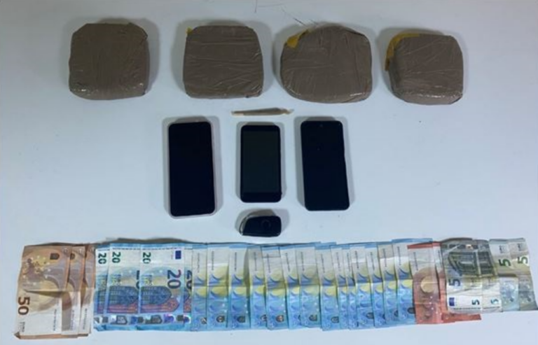 Βέροια: Έκρυβε δύο κιλά ηρωίνη στο πίσω κάθισμα του ταξί του