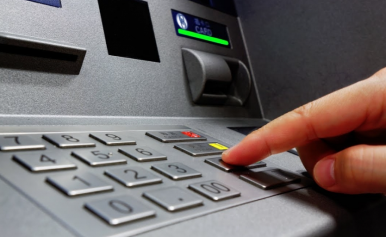 Πιερία: Απέσπασαν από 45χρονη 11.500 ευρώ για δήθεν καταβολή του Market Pass